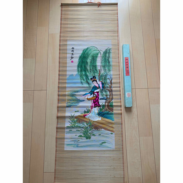 ②《西施浣紗》掛軸 中国美人画 骨董品 美術 中国掛け軸 刺繍の ②《西施浣紗》掛軸 中国美人画 骨董品 美術 中国掛け軸 刺繍の