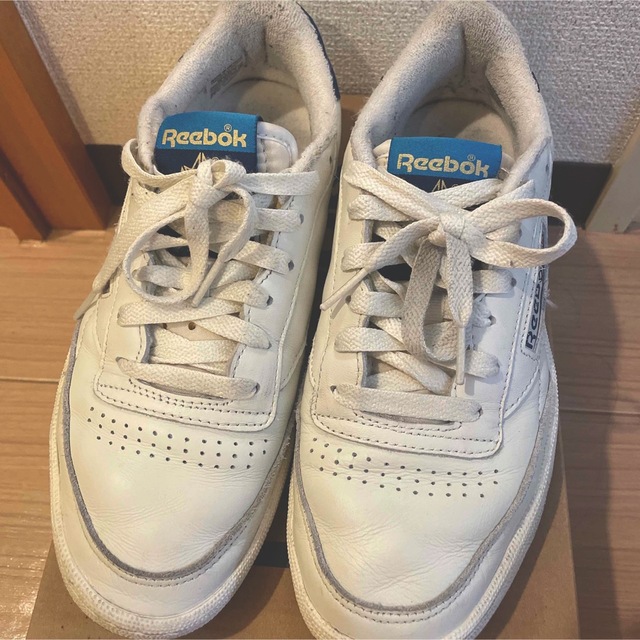 Reebok(リーボック)の箱なしReebok Classic 青✖️白 レディースの靴/シューズ(スニーカー)の商品写真