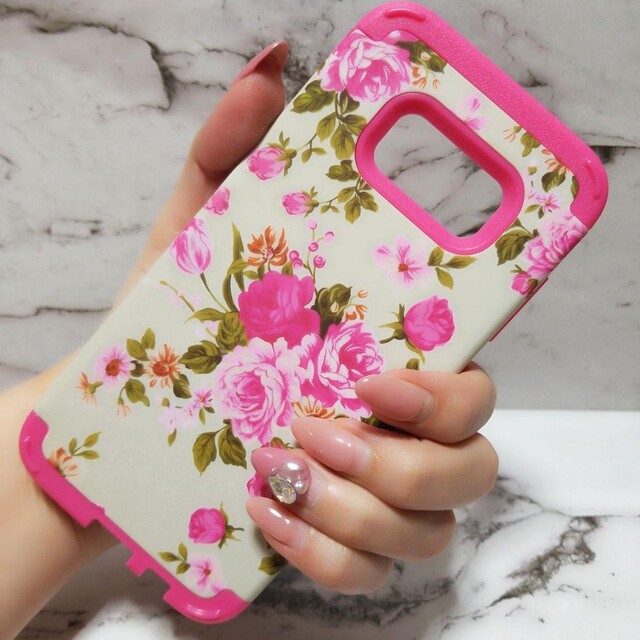 Galaxy S8✨floral pattern × neon pink☘️ スマホ/家電/カメラのスマホアクセサリー(モバイルケース/カバー)の商品写真