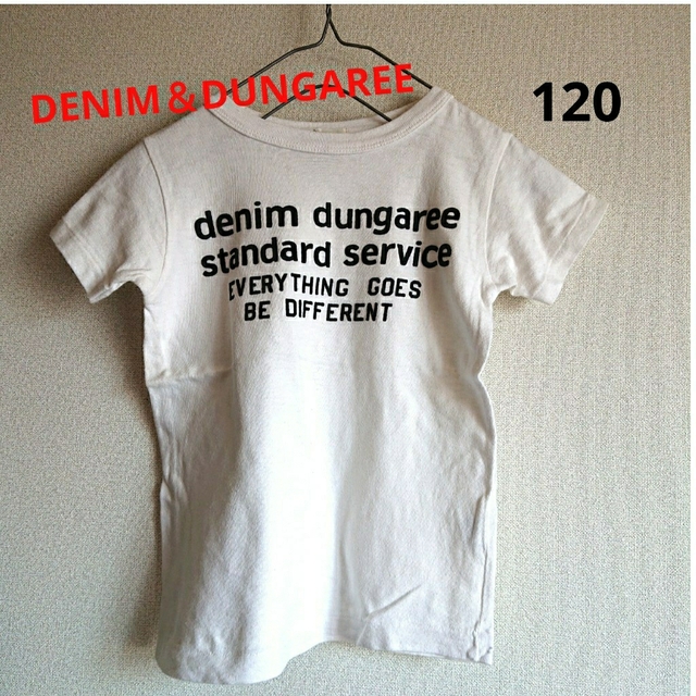 DENIM DUNGAREE(デニムダンガリー)の《DENIM＆DUNGAREE》英字プリント Tシャツ キッズ/ベビー/マタニティのキッズ服女の子用(90cm~)(Tシャツ/カットソー)の商品写真