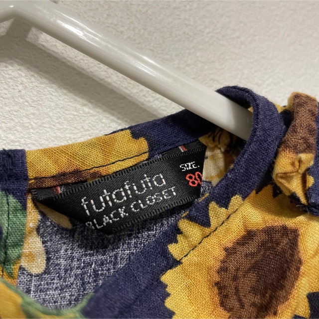 futafuta(フタフタ)のフタフタ　ひまわり　ワンピース　ブラッククローゼット　80 キッズ/ベビー/マタニティのベビー服(~85cm)(ワンピース)の商品写真