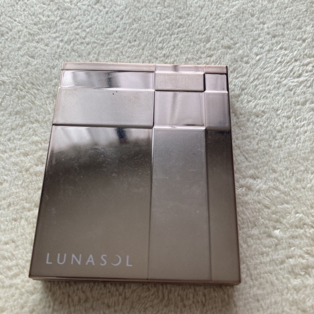 LUNASOL(ルナソル)のリキナナ様専用 コスメ/美容のベースメイク/化粧品(フェイスカラー)の商品写真