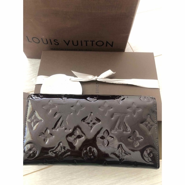 LOUIS VUITTON(ルイヴィトン)のルイヴィトン　エナメル長財布 レディースのファッション小物(財布)の商品写真