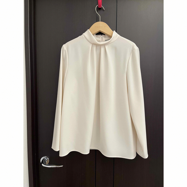 Theory luxe - theory luxe モックネックブラウス オフホワイト Theory luxe - theory luxe モックネックブラウス オフホワイト