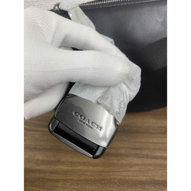 新品未使用 COACH ボディバッグ-