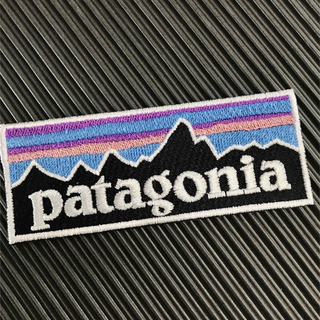 patagonia(パタゴニア)のPATAGONIA パタゴニア フィッツロイ ロゴ アイロンワッペン -46 レディースのバッグ(その他)の商品写真