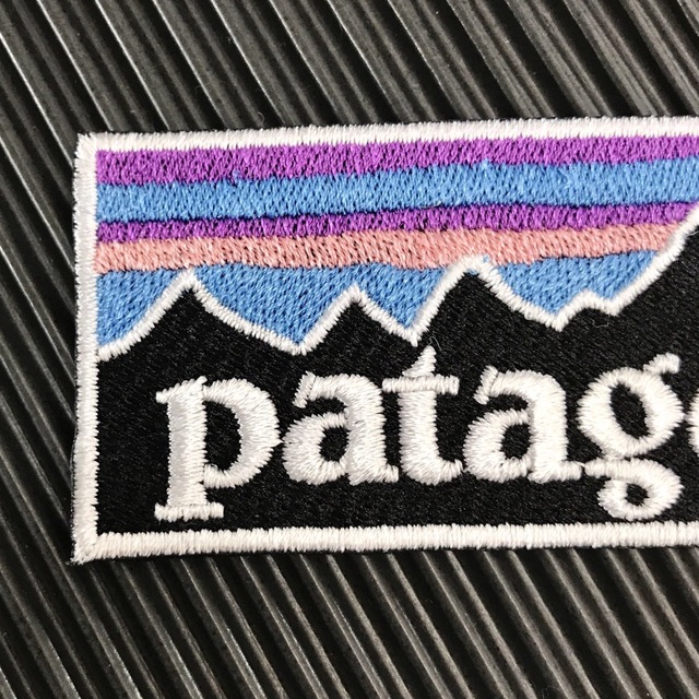 patagonia(パタゴニア)のPATAGONIA パタゴニア フィッツロイ ロゴ アイロンワッペン -46 レディースのバッグ(その他)の商品写真