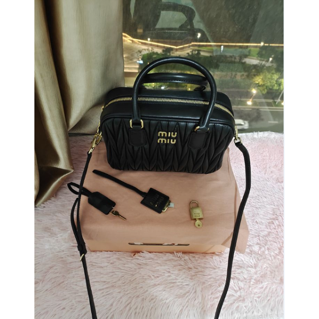 予約受付中】 miumiu - トップハンドルスモールバッグ マテラッセ