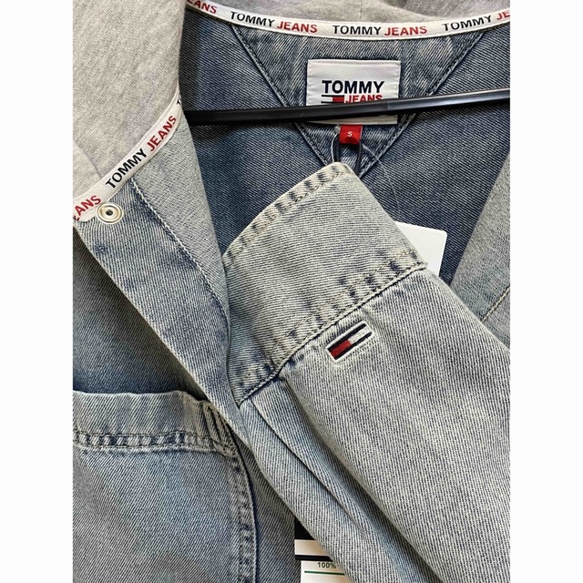 TOMMY JEANS(トミージーンズ)のトミージーンズ：パーカーシャツ メンズのトップス(パーカー)の商品写真