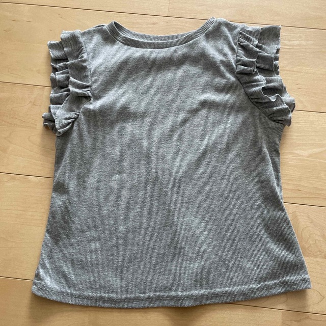 カットソー　150 キッズ/ベビー/マタニティのキッズ服女の子用(90cm~)(Tシャツ/カットソー)の商品写真