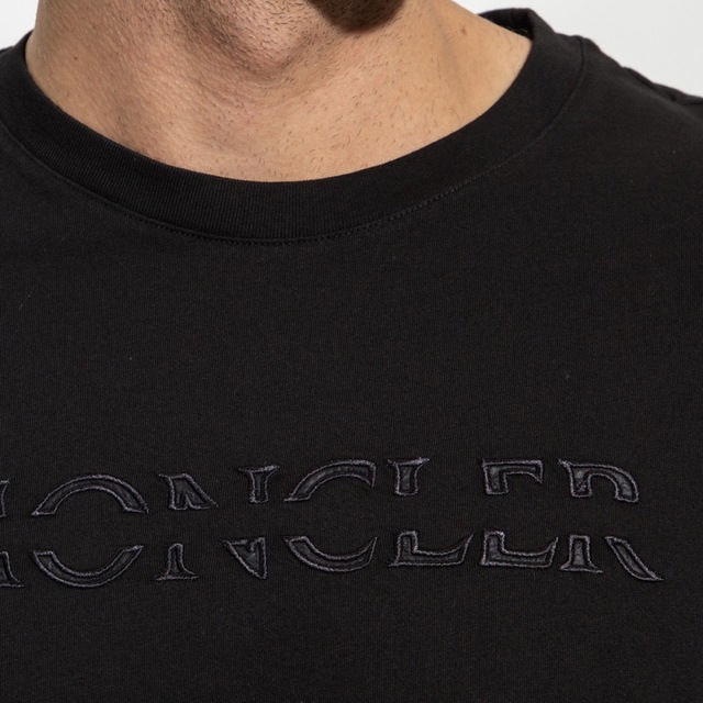 ★新品★ 最新作 MONCLER Tシャツ Ｓ　モンクレール 袖ロゴ ワッペン