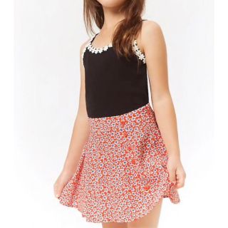 フォーエバートゥエンティーワン(FOREVER 21)の【新品】Forever21   花柄フレアスカート(スカート)