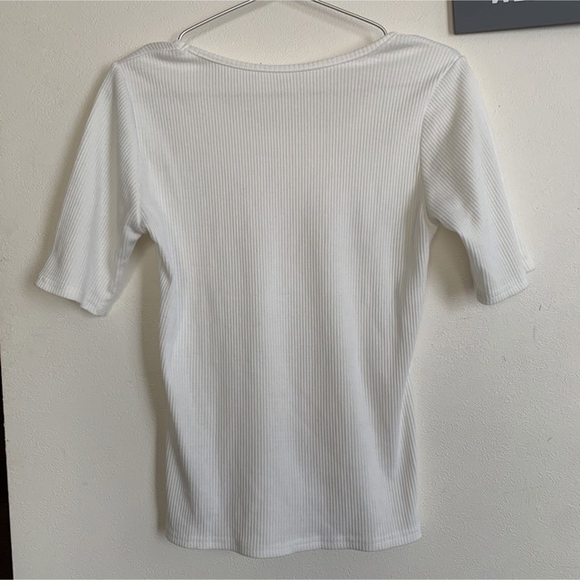 白リブカットソー  半袖カットソー　Mサイズ レディースのトップス(カットソー(半袖/袖なし))の商品写真