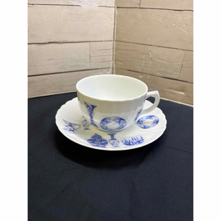 深川製磁 ブルーチャイナ 菊割紅茶碗皿 (グラス/カップ)