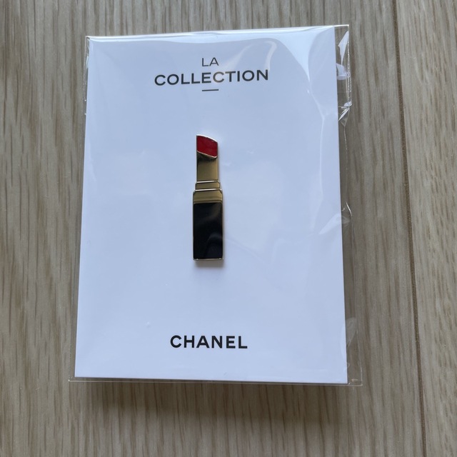 CHANEL(シャネル)のシャネル　CHANEL ノベルティ　ピンバッジ　オードゥパルファム コスメ/美容のコスメ/美容 その他(その他)の商品写真