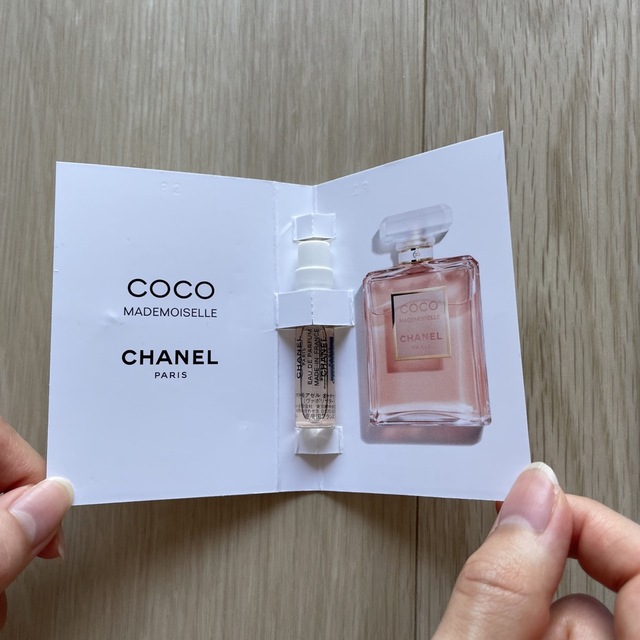 CHANEL(シャネル)のシャネル　CHANEL ノベルティ　ピンバッジ　オードゥパルファム コスメ/美容のコスメ/美容 その他(その他)の商品写真