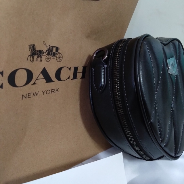 COACH(コーチ)の最新作新品コーチ ハート クロスボディ キルティング レディースのバッグ(ショルダーバッグ)の商品写真