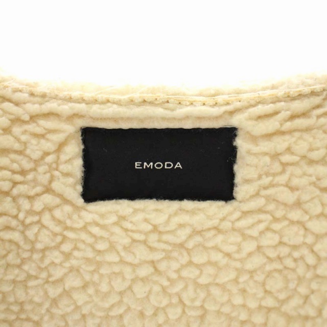 EMODA(エモダ)のエモダ 21AW ショートフェイクムートンブルゾン アウター ショート丈 レディースのジャケット/アウター(ブルゾン)の商品写真