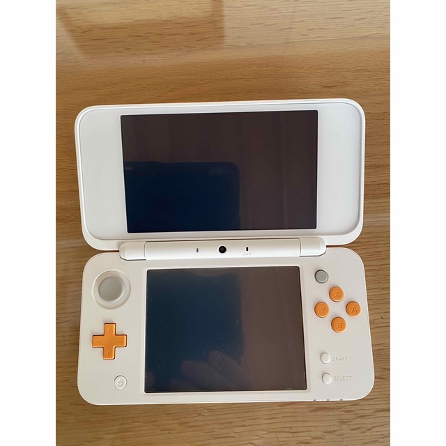 Newニンテンドー2DS LL ホワイト×オレンジ　本体のみ