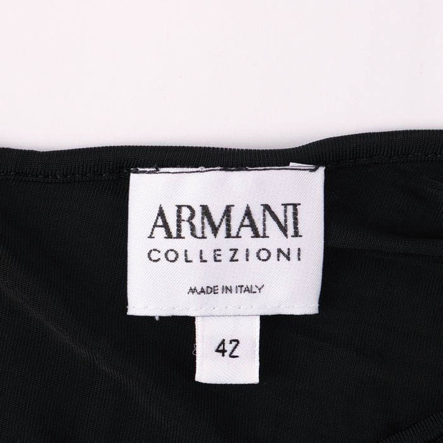 ARMANI COLLEZIONI(アルマーニ コレツィオーニ)のアルマーニコレッツォーニ 半袖Tシャツ Vネック 無地 トップス シンプル ストレッチ レディース 42サイズ ブラック ARMANI COLLEZIONI レディースのトップス(Tシャツ(半袖/袖なし))の商品写真