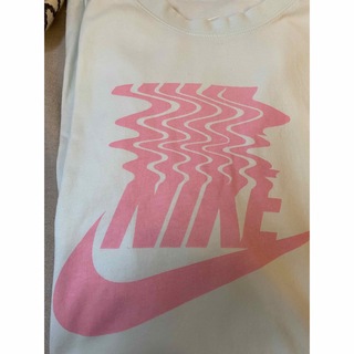 ナイキ(NIKE)のNIKE レディースTシャツ　パステルグリーン(Tシャツ(半袖/袖なし))