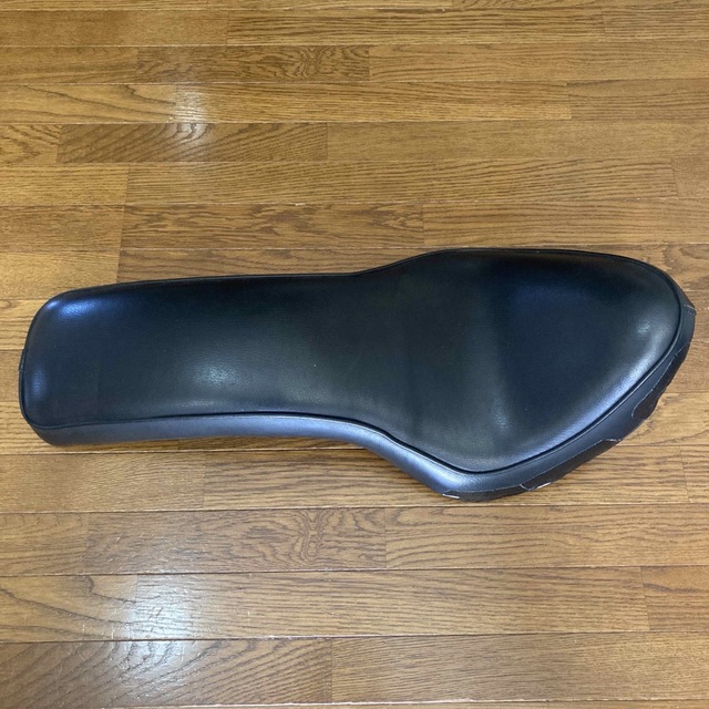 EASY RIDERS コブラシート マグナ250用 社外品 - パーツ