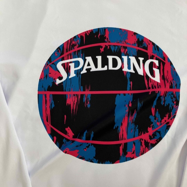 SPALDING(スポルディング)の週末値下！SPALDING バスケットボール　長袖Tシャツ 160サイズ スポーツ/アウトドアのスポーツ/アウトドア その他(バスケットボール)の商品写真