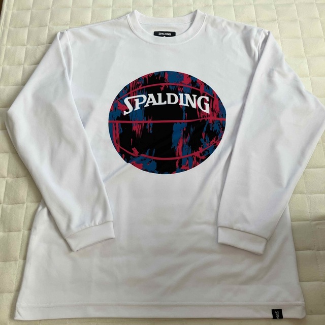 SPALDING(スポルディング)の週末値下！SPALDING バスケットボール　長袖Tシャツ 160サイズ スポーツ/アウトドアのスポーツ/アウトドア その他(バスケットボール)の商品写真