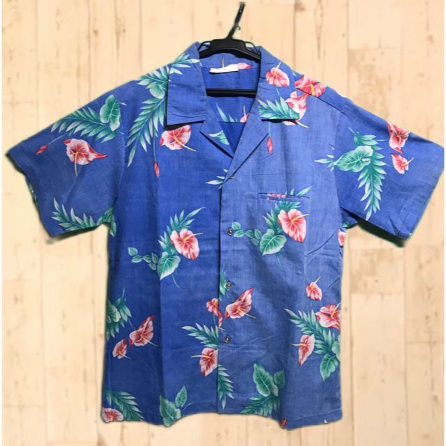 大幅値下げ！ US古着 ハワイ製 アロハシャツ 情熱のアンスリウム柄 メンズのトップス(シャツ)の商品写真