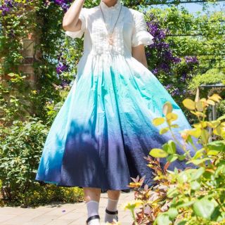 ha|za|ma / 見えないものを見ようとして見上げた夜空のシャツドレスの