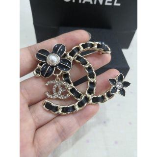 シャネル ブローチの通販 4,000点以上 | CHANELを買うならラクマ シャネル ブローチの通販 4,000点以上 | CHANELを買うならラクマ