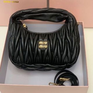 ミュウミュウ ミニバッグ ハンドバッグ(レディース)の通販 95点