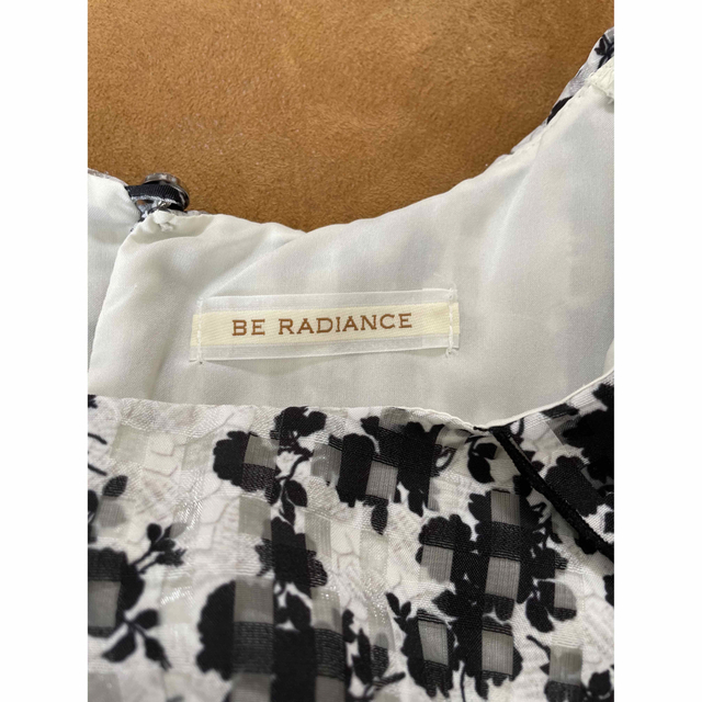 BE RADIANCE(ビーラディエンス)のBE RADIANCE ビーラディエンス  ブラウス レディースのトップス(シャツ/ブラウス(半袖/袖なし))の商品写真