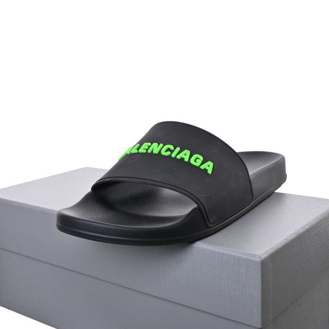 BALENCIAGA ロゴ シャワー サンダル