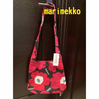 マリメッコ(marimekko)の新品　マリメッコ　ショルダーバッグ　ウニッコ柄　ブラックレッド　花柄　黒　赤(ショルダーバッグ)