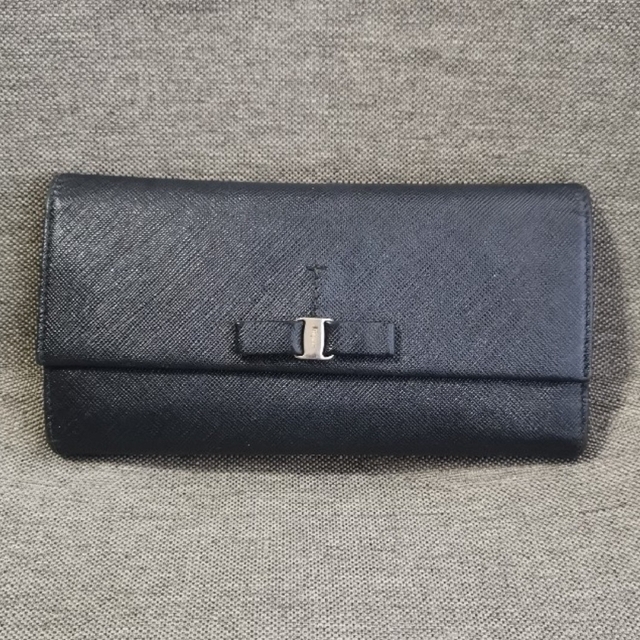 Salvatore Ferragamo - フェラガモ ヴァラリボン 長財布 三つ折り