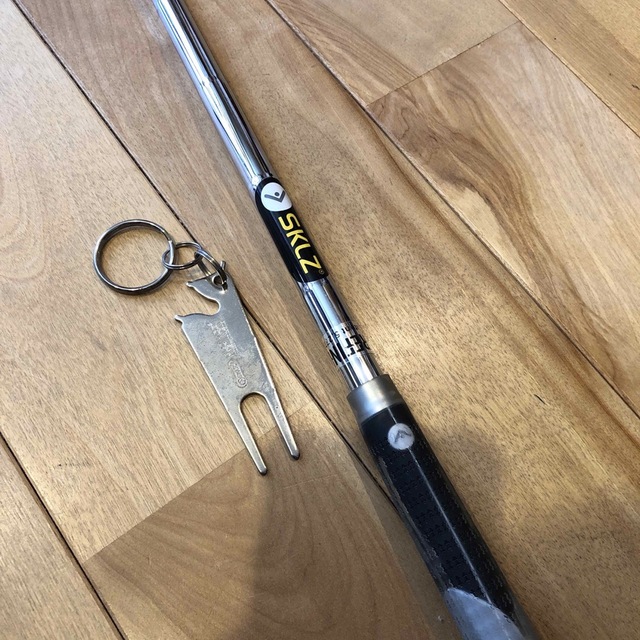 SKLZ REFINER HINGED TRANING DRIVER 練習用 スポーツ/アウトドアのゴルフ(その他)の商品写真