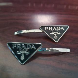 PRADA - prada ヘアピン 2個セットの通販 by Umi's shop|プラダならラクマ