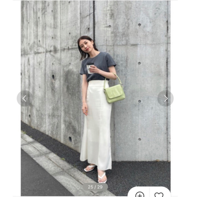 moussy(マウジー)の【週末セール】moussy SATIN スカート　サテン　ホワイト　マーメイド レディースのスカート(ロングスカート)の商品写真