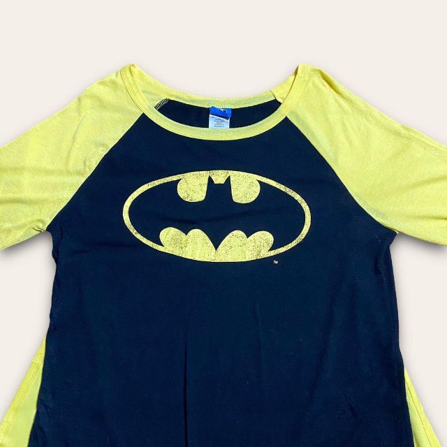 DC(ディーシー)のTAH 黒　黄色 リンガー　ラグラン　バットマン　DCコミック 長袖　Tシャツ レディースのトップス(Tシャツ(長袖/七分))の商品写真