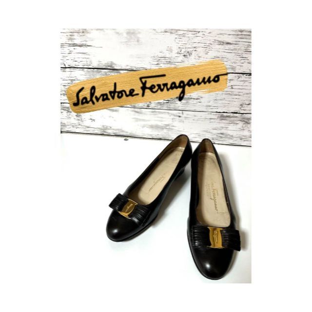 極上イタリア製 Salvatore Ferragamoフェラガモ パンプスヴァラ