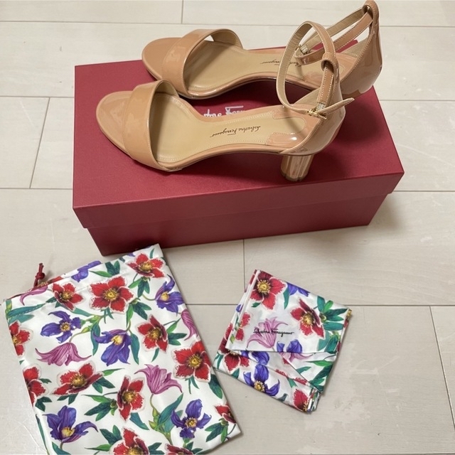 Salvatore Ferragamo - 美品 Salvatore Ferragamo サンダルの通販 by