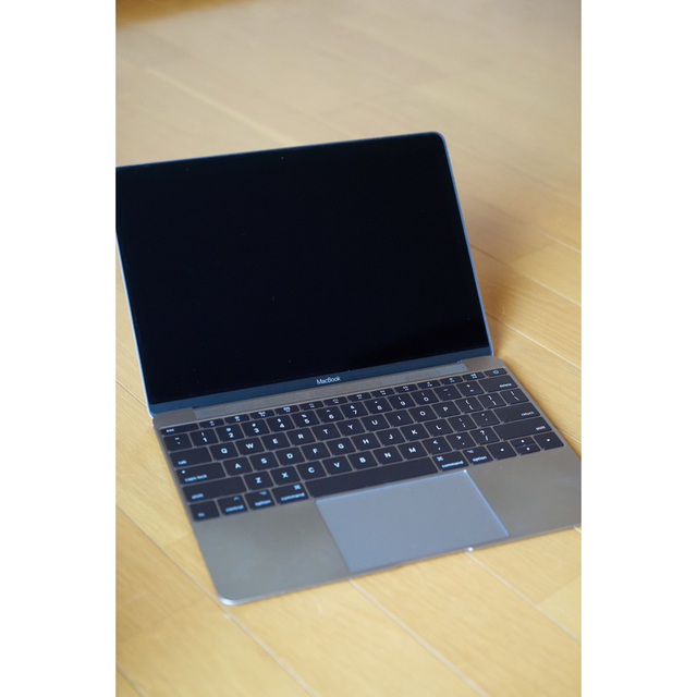 Apple(アップル)のMacBook 12 2017 8gb 256gb スペースグレー スマホ/家電/カメラのPC/タブレット(ノートPC)の商品写真