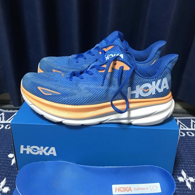 HOKA ONE ONE(ホカオネオネ)のHoka oneone  Clifton 9  美品 スポーツ/アウトドアのランニング(シューズ)の商品写真