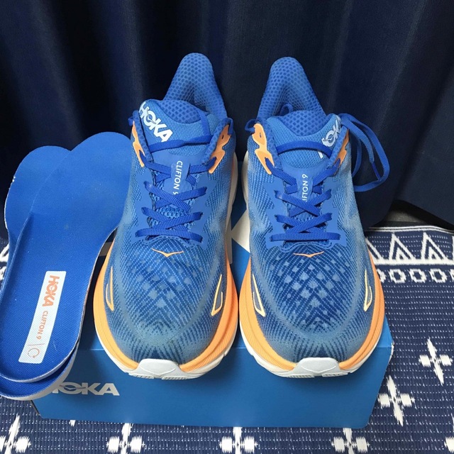 HOKA ONE ONE(ホカオネオネ)のHoka oneone  Clifton 9  美品 スポーツ/アウトドアのランニング(シューズ)の商品写真