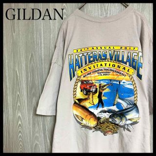 ギルタン(GILDAN)のZ724ギルダン半袖Tシャツワンポイントロゴバックプリント魚アースカラー(Tシャツ/カットソー(半袖/袖なし))