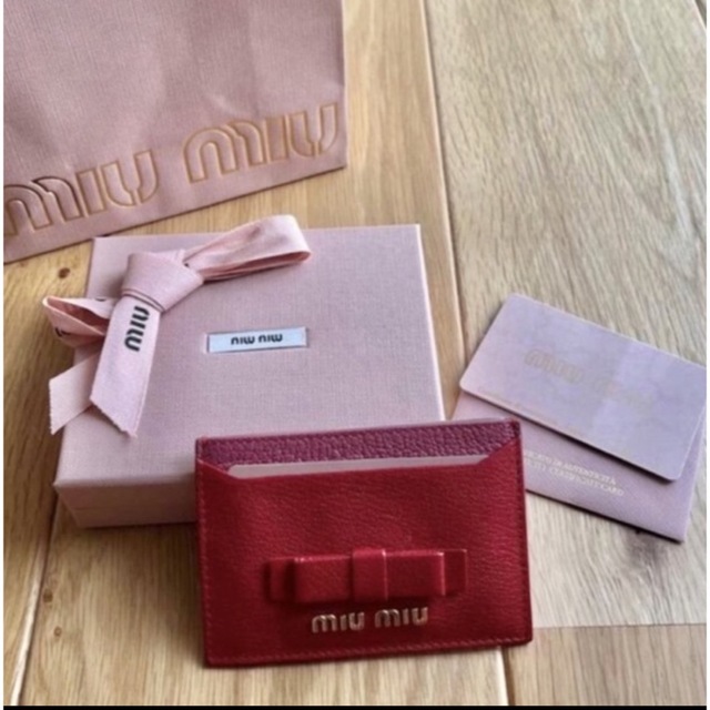 miumiuお財布