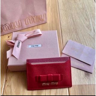 ミュウミュウ(miumiu)のmiumiu (財布)