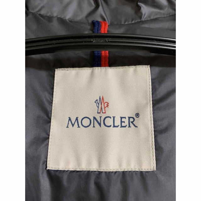 MONCLER(モンクレール)のモンクレール　hermifur グレー　00 エルミファー　moncler レディースのジャケット/アウター(ダウンジャケット)の商品写真