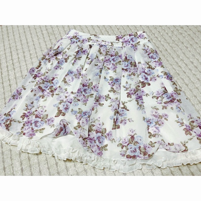 L'EST ROSE(レストローズ)の専用レストローズ　夏の花柄スカート  美品 レディースのスカート(ひざ丈スカート)の商品写真